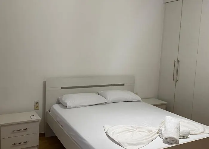 Henfjor & Villa Sarandë