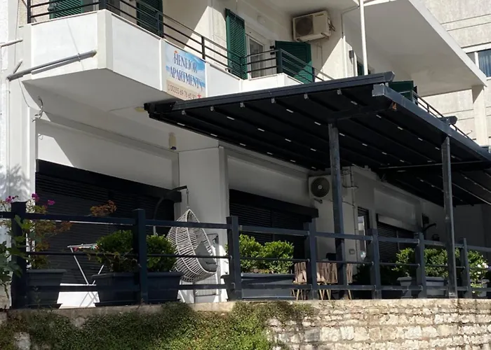 Henfjor & * Sarandë